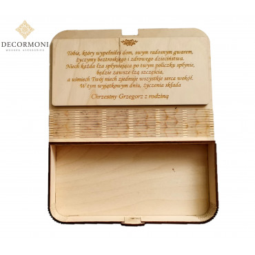 Ażurowe drewniane pudełko na chrzest z życzeniami 2