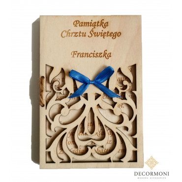 kartka drewniana z kokardką na chrzest 2