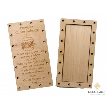 drewniana kartka na chrzest zakręcona na śruby z życzeniami 2